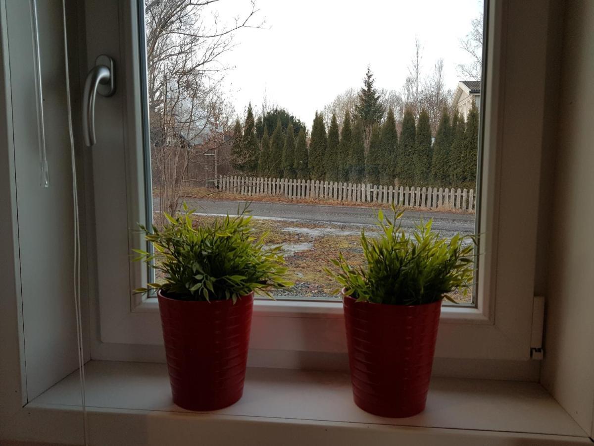 Вилла Lillhuset Naera Stockholm Tungelsta Экстерьер фото